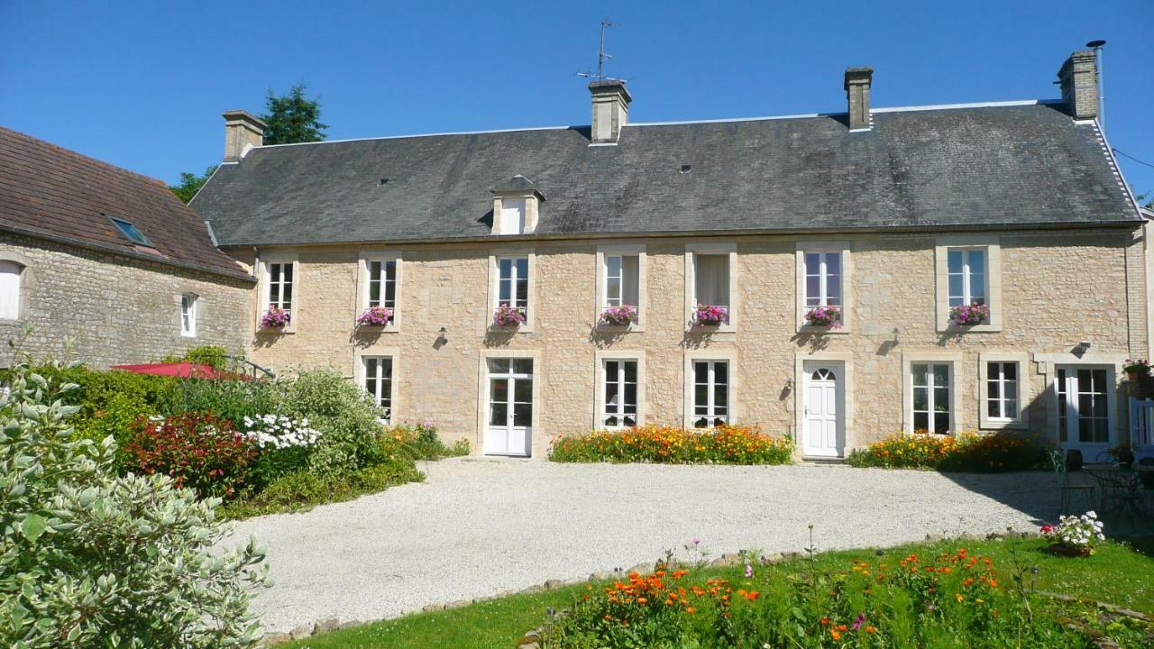 Domaine De La Cour Vautier Mandeville-en-Bessin Exterior foto